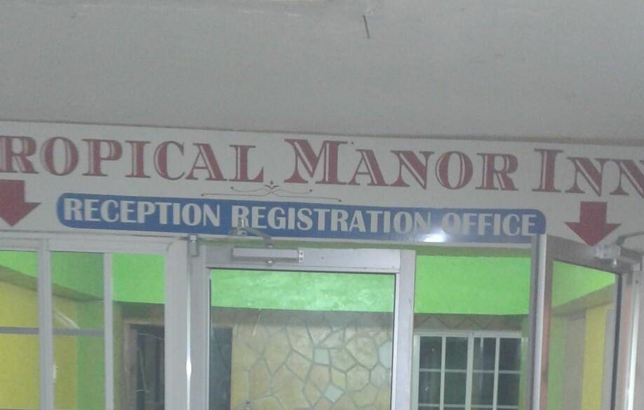 Tropical Manor Inn Half-Way-Tree Kingston Dış mekan fotoğraf